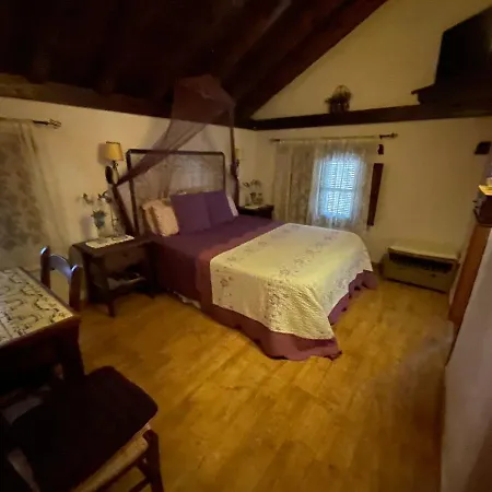 Cantaros Casa rural *